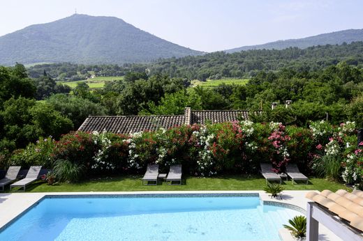 Le Plan-de-la-Tour, Varのヴィラ