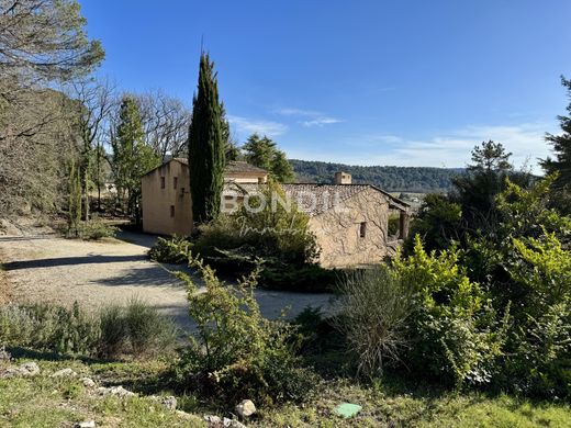 Вилла, La Bastide-des-Jourdans, Vaucluse