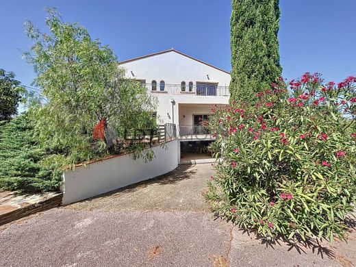 Luxus-Haus in Montesquiu d'Albera, Pyrénées-Orientales