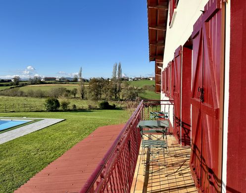Maison de luxe à Domezain, Pyrénées-Atlantiques