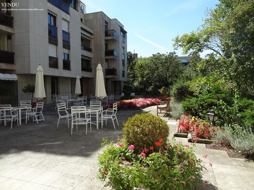 Apartment / Etagenwohnung in Neuilly-sur-Seine, Hauts-de-Seine