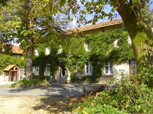 Luxe woning in Saint-Laurent-sur-Gorre, Haute-Vienne