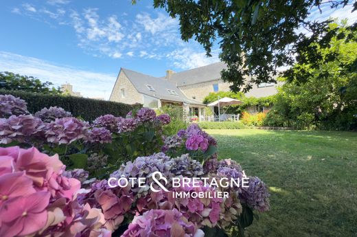 Maison de luxe à Ploumilliau, Côtes-d'Armor