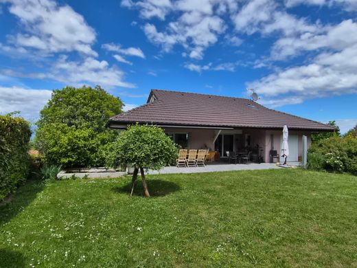 Элитный дом, Évian-les-Bains, Haute-Savoie