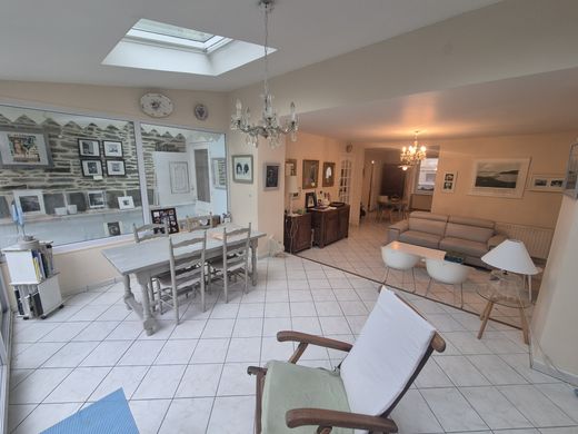 Luxury home in Cherbourg-Octeville, Manche