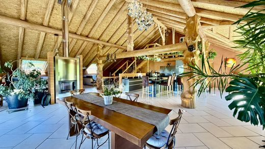 Luxe woning in Mijoux, Ain