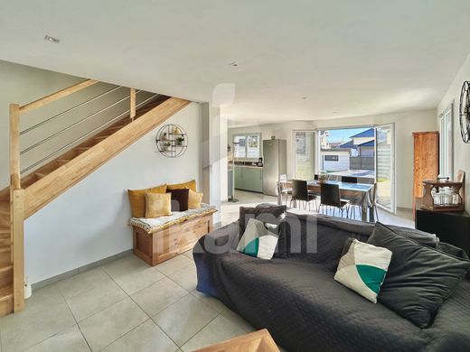 Casa de lujo en Rumilly, Alta Saboya