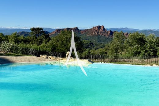 ‏וילה ב  Roquebrune-sur-Argens, Var