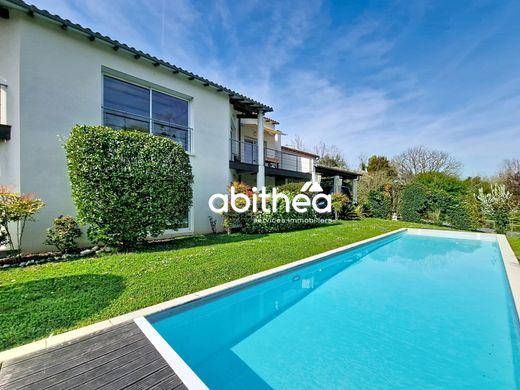 Maison de luxe à Pons, Charente-Maritime