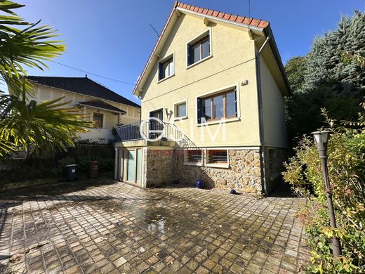 Luxury home in La Celle-Saint-Cloud, Yvelines