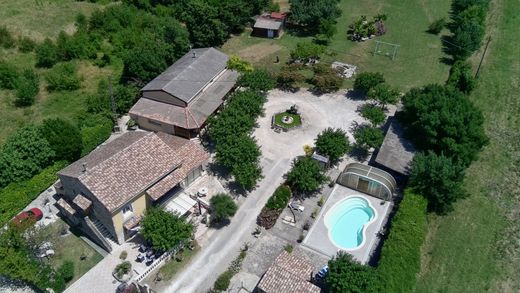 Luxury home in La Garde-Adhémar, Drôme
