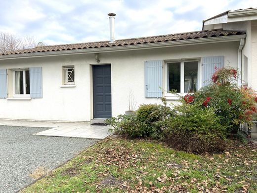 Luxury home in Le Porge, Gironde