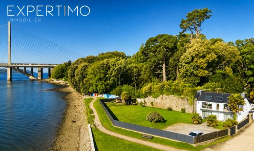 Luxury home in Le Relecq-Kerhuon, Finistère