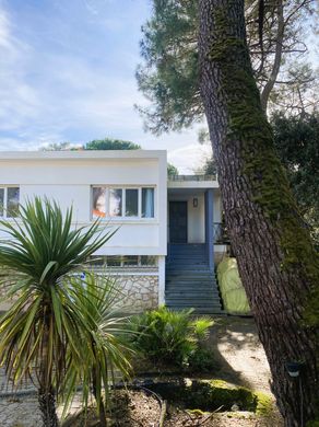 Luxury home in Saint-Georges-de-Didonne, Charente-Maritime