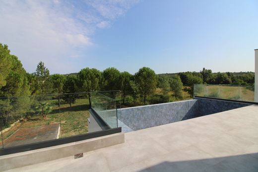 빌라 / Moussac, Gard