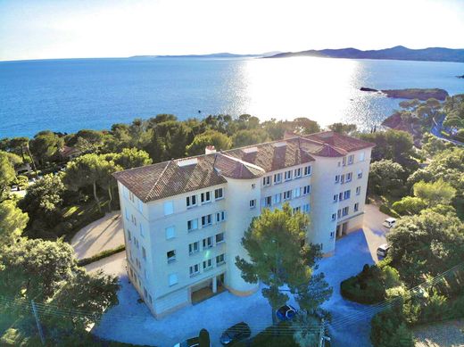 Apartment / Etagenwohnung in Saint-Raphaël, Var