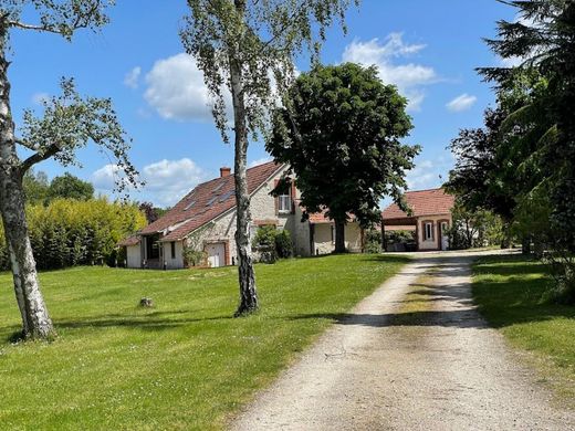 豪宅  Varennes-Changy, Loiret