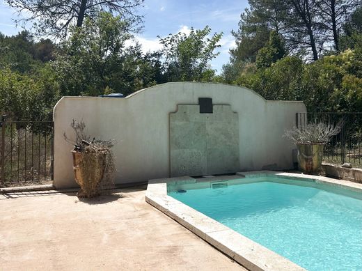 Villa in La Bouilladisse, Bouches-du-Rhône