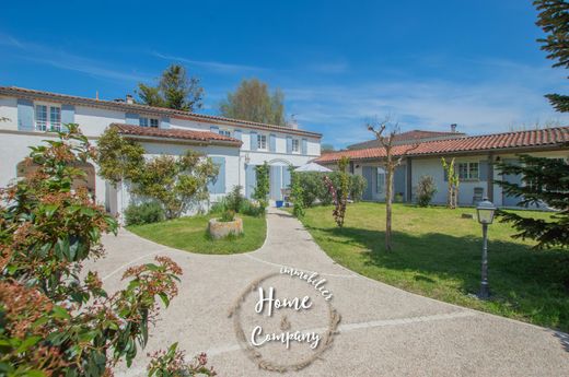 Luksusowy dom w Breuillet, Charente-Maritime