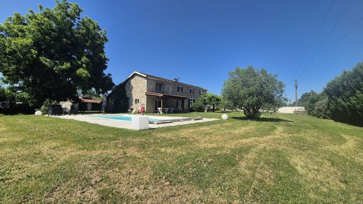 Luxury home in Sainte-Colombe-en-Bruilhois, Lot-et-Garonne