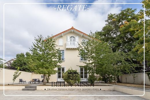 Luxe woning in Argenteuil, Val d'Oise