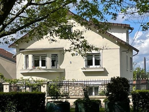 Casa de luxo - Combs-la-Ville, Seine-et-Marne