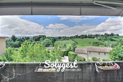 Apartment in Saint-Didier-au-Mont-d'Or, Rhône
