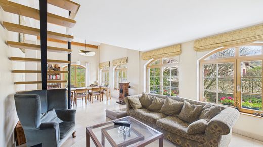 Villa a Manderen, Mosella