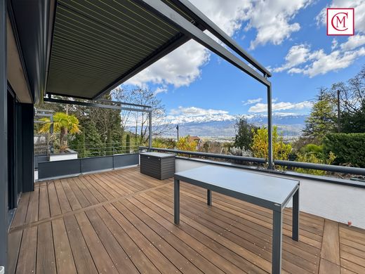 Apartment in La Tronche, Isère