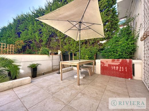 ﺷﻘﺔ ﻓﻲ كان, Alpes-Maritimes