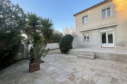 Luxe woning in Pélissanne, Bouches-du-Rhône