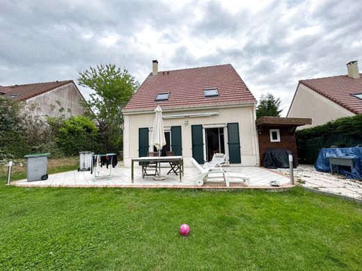 Casa di lusso a Saint-Witz, Val d'Oise