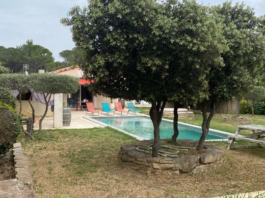 Luxury home in Uzès, Gard