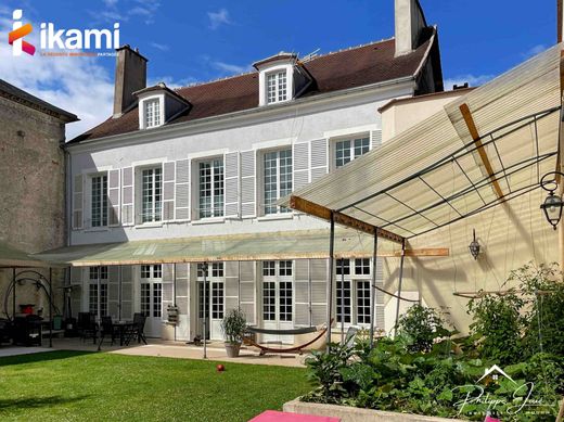 Casa di lusso a Sens, Yonne