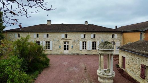 Πολυτελή κατοικία σε Cars, Gironde