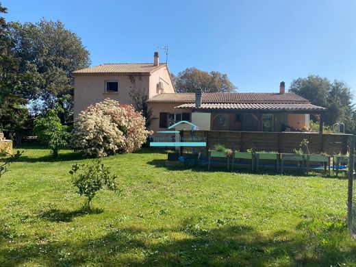 Casa di lusso a Santa-Maria-Poggio, Corsica settentrionale
