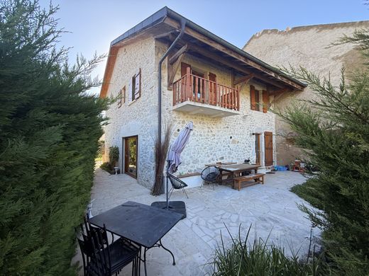 Элитный дом, Valserhône, Ain