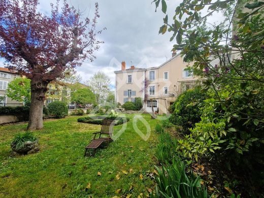 Maison de luxe à Brioude, Haute-Loire