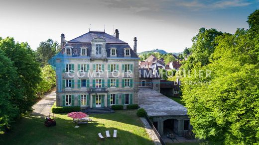 Casa di lusso a Lons-le-Saunier, Giura