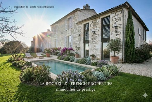Maison de luxe à Fontenay-le-Comte, Vendée