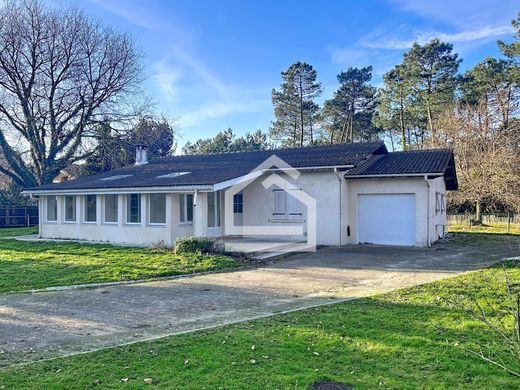 Luxury home in Lège-Cap-Ferret, Gironde