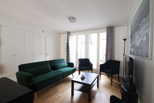 Duplex in Champs-Elysées, Madeleine, Triangle d’or, Paris