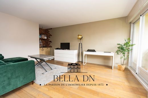 Apartment / Etagenwohnung in Rueil-Malmaison, Hauts-de-Seine