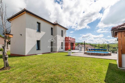 Casa di lusso a Saint-Germain-sur-Rhône, Alta Savoia