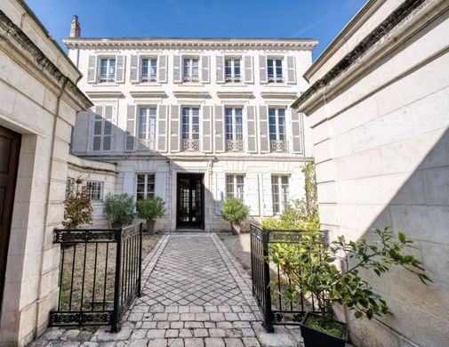 Luxury home in La Rochelle, Charente-Maritime