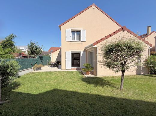 Luxury home in Nanterre, Hauts-de-Seine