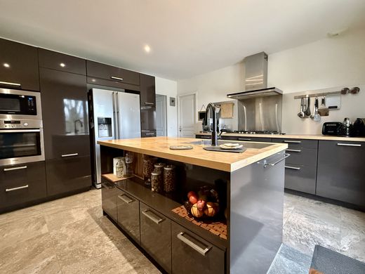 Luxury home in Orgeval, Yvelines