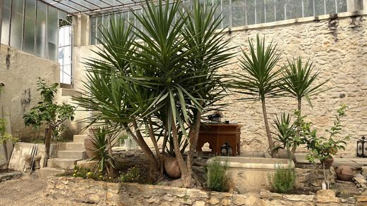 Luxus-Haus in Nîmes, Gard