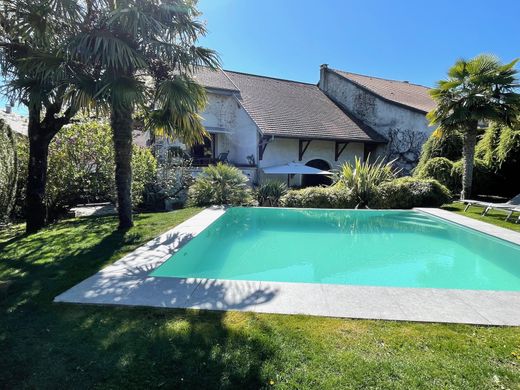 Luxus-Haus in Divonne-les-Bains, Ain