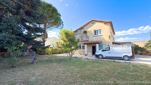 Luxury home in Tresques, Gard